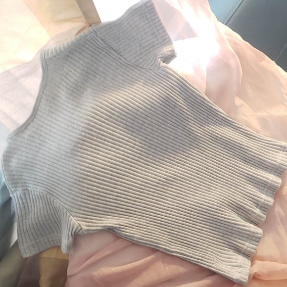 Women's Sweater - Picture 2 of 4